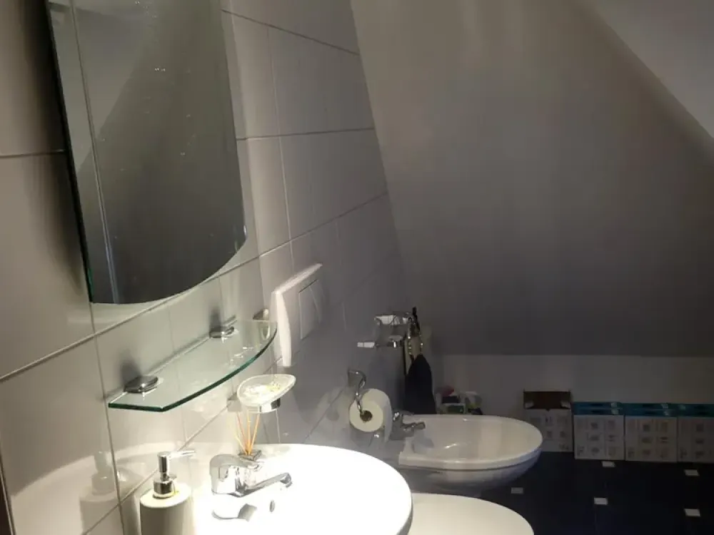 Nachmieter gesucht: Helle Maisonettewohnung mit Balkon, viel Grün und besonderem Wohncharakter