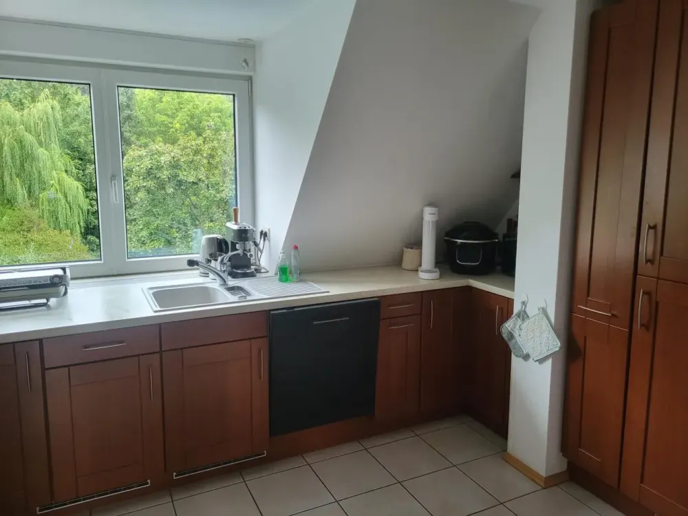 Nachmieter gesucht: Helle Maisonettewohnung mit Balkon, viel Grün und besonderem Wohncharakter