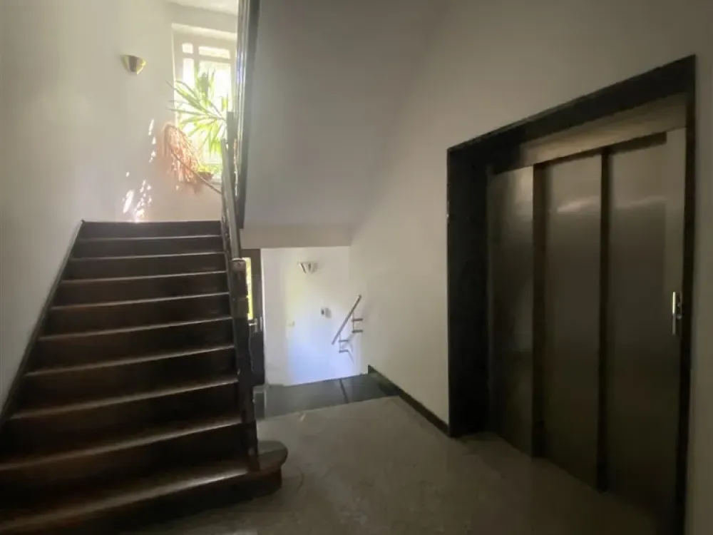 Gohlis* great 2.5-room attic apartment * parquet * bathroom with tub + shower * * elevator * fitted kitchen * built-in wardrobes