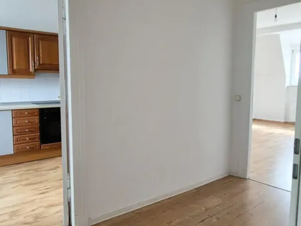 Helle 2-Zimmer-Altbauwohnung mit Balkon & Einbauküche in Pankow