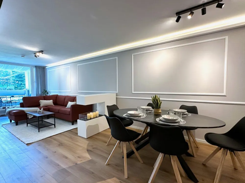Stylishly Furnished 2-Room Apartment, Newly Renovated