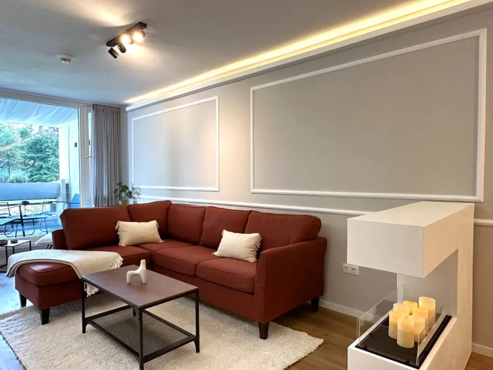 Stylishly Furnished 2-Room Apartment, Newly Renovated