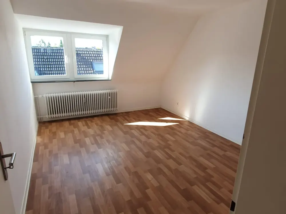 Helle 3-Zimmer Dachgeschosswohnung in Krefeld Stadtmitte