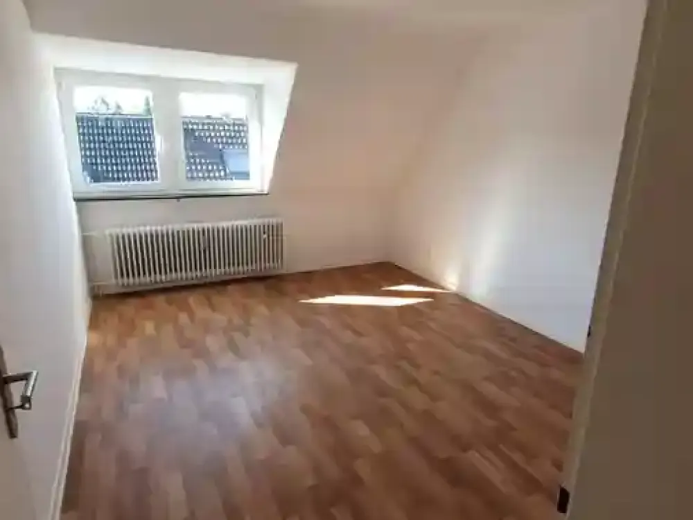 Helle 3-Zimmer Dachgeschosswohnung in Krefeld Stadtmitte