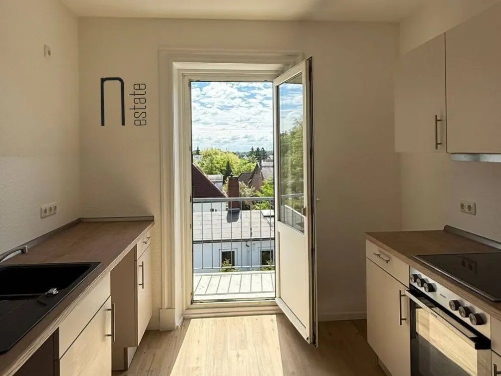 Helle 3-Zimmer-Dachgeschosswohnung mit Balkon in Hamburg-Wentorfer Straße