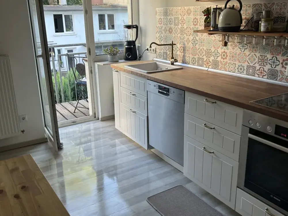Schöne Altbauwohnung im Kreuzviertel mit Balkon