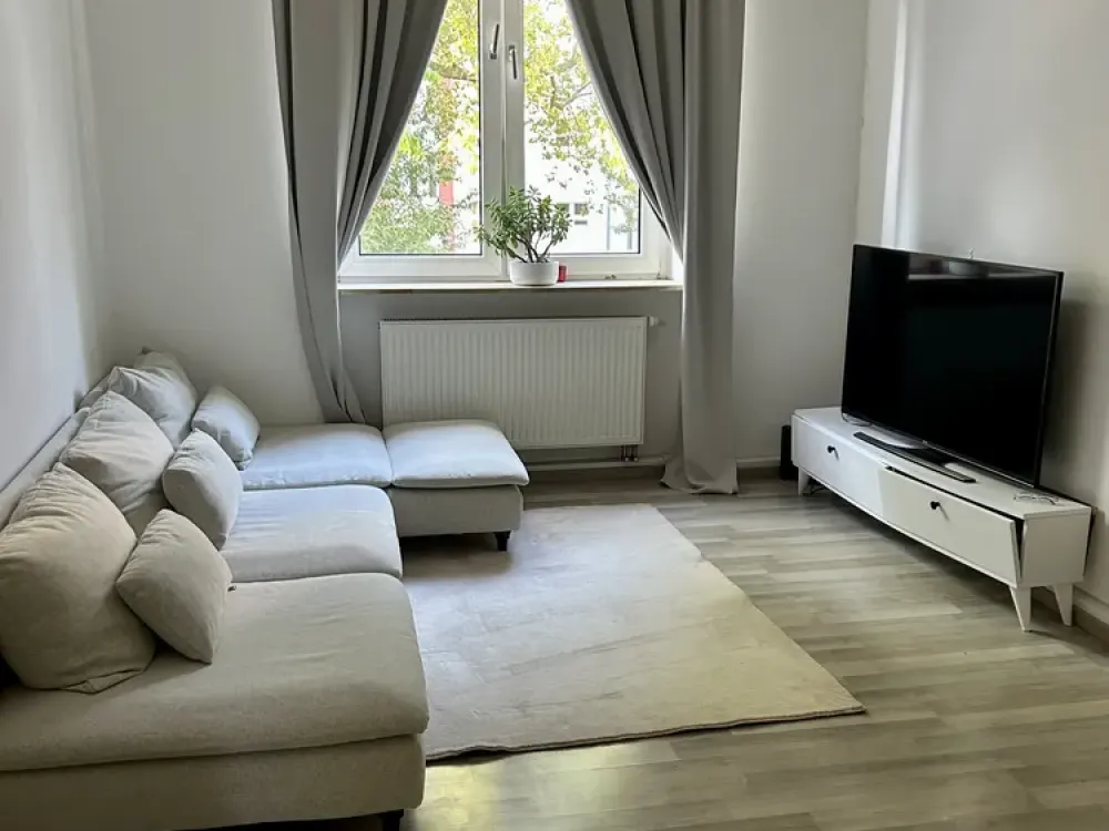 Schöne Altbauwohnung im Kreuzviertel mit Balkon