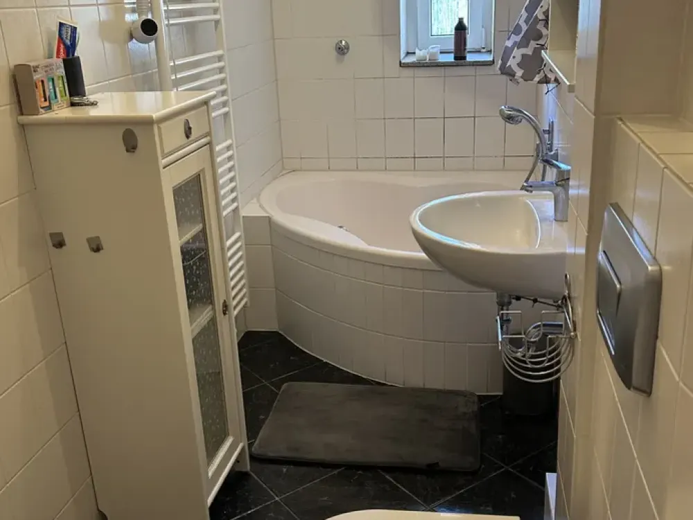 Schöne Altbauwohnung im Kreuzviertel mit Balkon