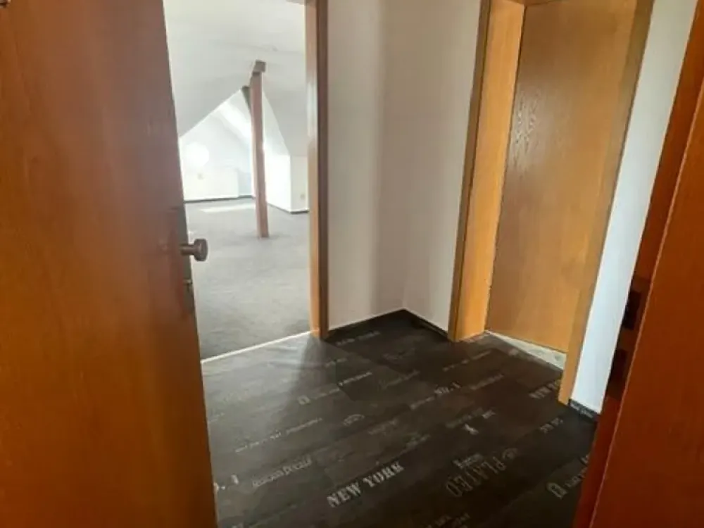 Gemütliche 3-Raum-Wohnung im Dachgeschoss in ruhiger Lage in Riethnordhausen