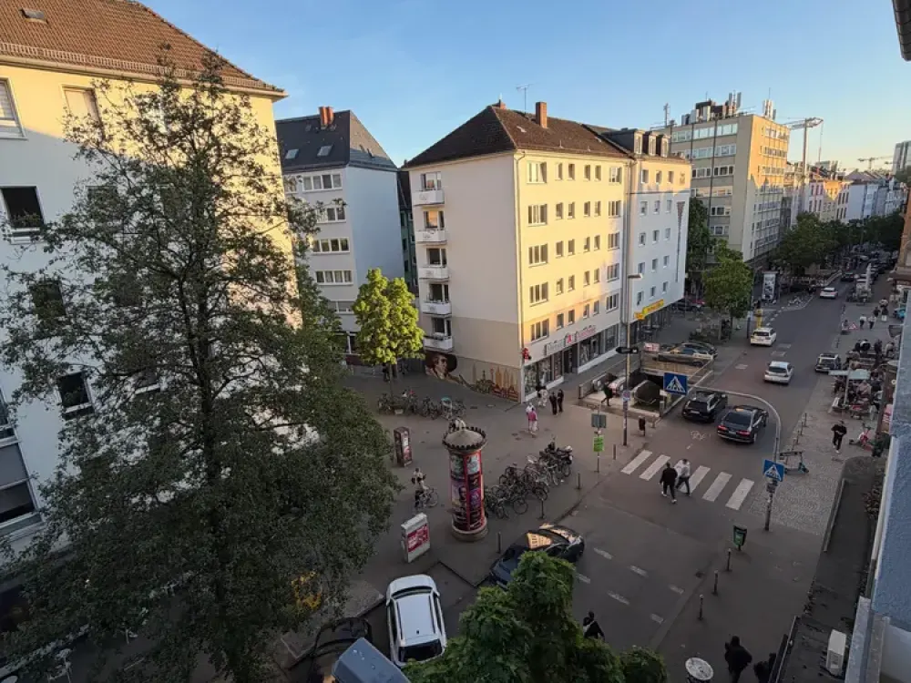 4 Zimmer im Stilaltbau auf der unteren Bergerstr / Merianplatz ! Grosser Balkon