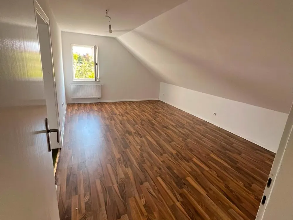 Moderne Wohnung Kernsanierte 3 Zimmer in Garbsen Berenbostel !