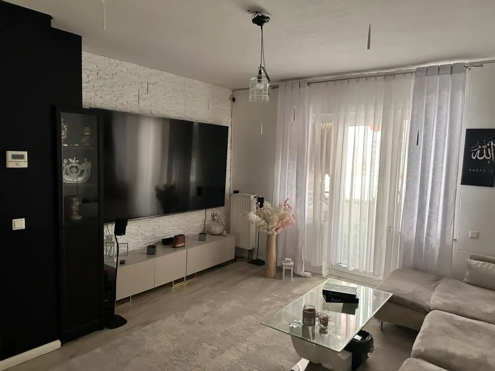 AUSSCHLIESSLICH TAUSCHWOHNUNG !! (min. 3 Zimmer)