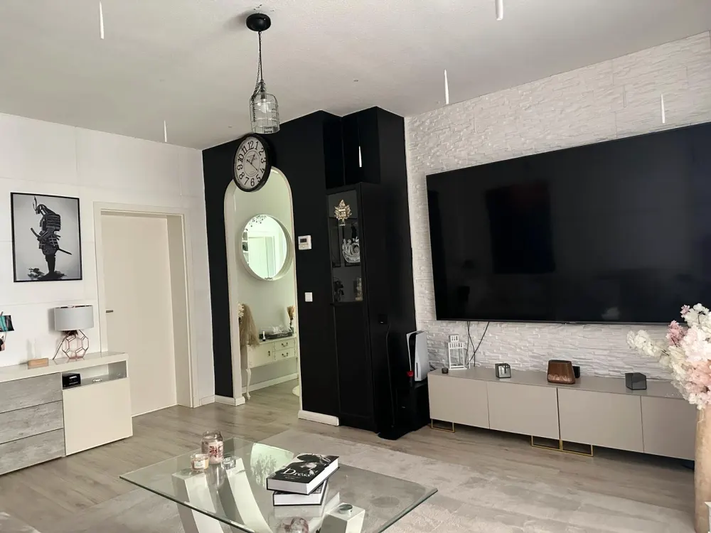 AUSSCHLIESSLICH TAUSCHWOHNUNG !! (min. 3 Zimmer)