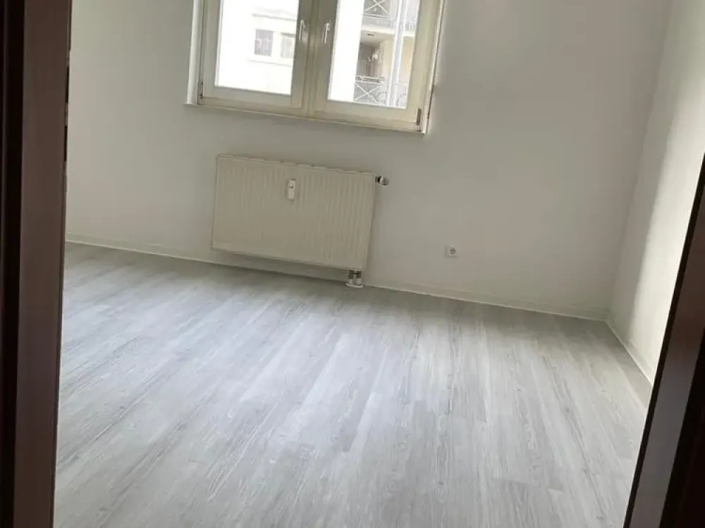 Schöne helle 2-Zimmer Wohnung mit Balkon, zentrumsnah