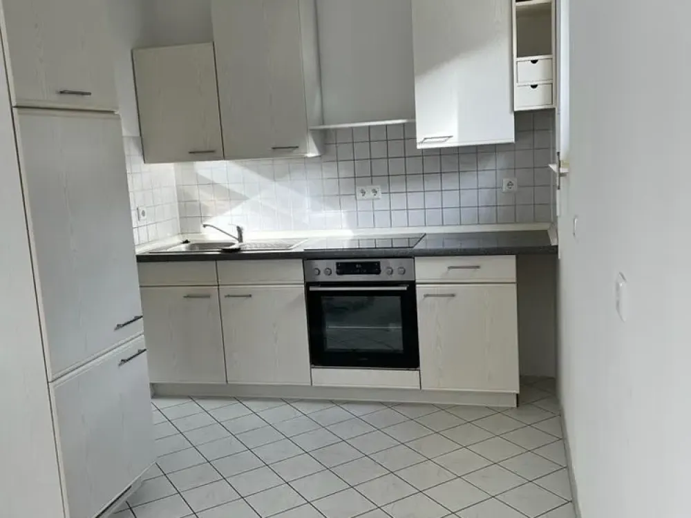 Schöne helle 2-Zimmer Wohnung mit Balkon, zentrumsnah