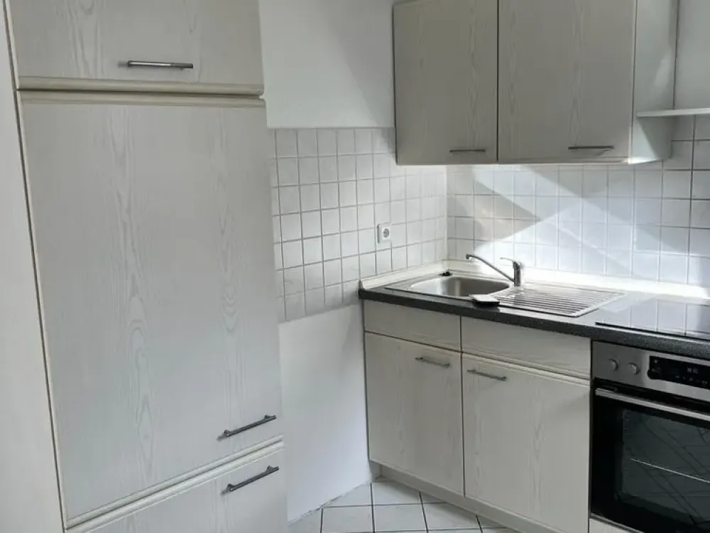 Schöne helle 2-Zimmer Wohnung mit Balkon, zentrumsnah