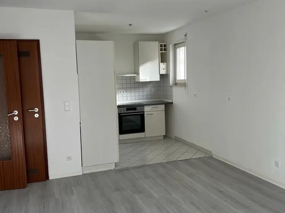 Schöne helle 2-Zimmer Wohnung mit Balkon, zentrumsnah