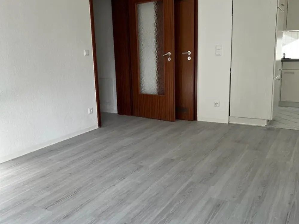 Schöne helle 2-Zimmer Wohnung mit Balkon, zentrumsnah