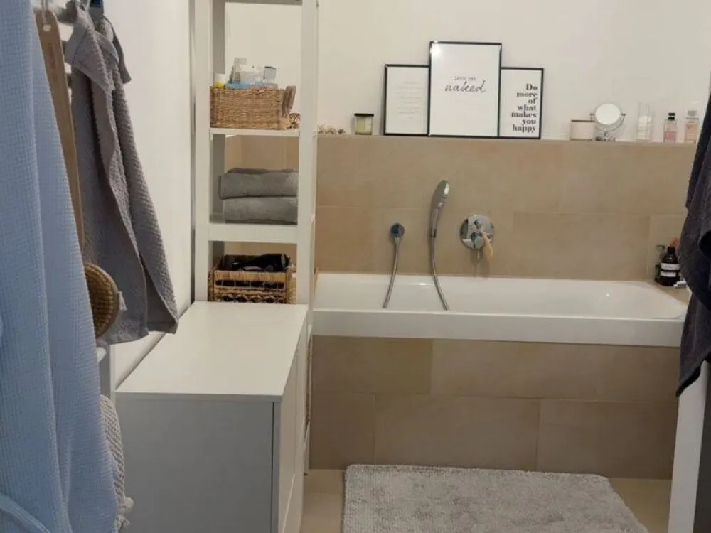 Sublease: Central, bright apartment in Neuhausen