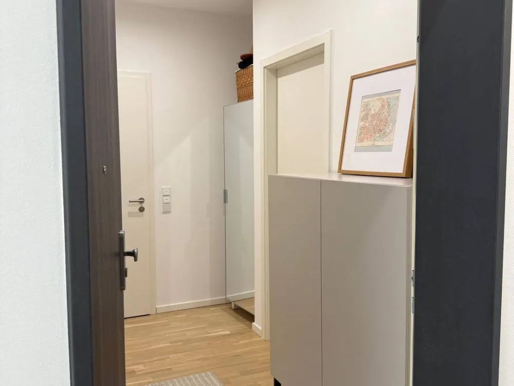 Sublease: Central, bright apartment in Neuhausen