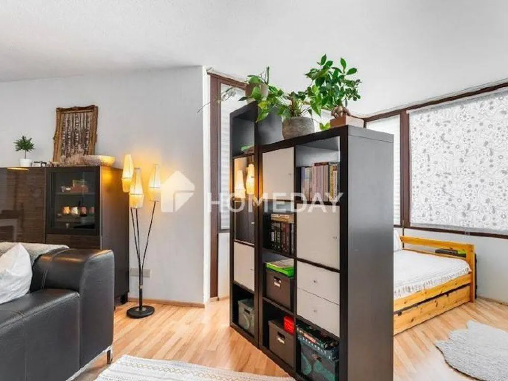 Helle 3-Zimmer-Wohnung mit verglaster Westloggia, Einbauküche & Aufzug - nahe S-Bahn