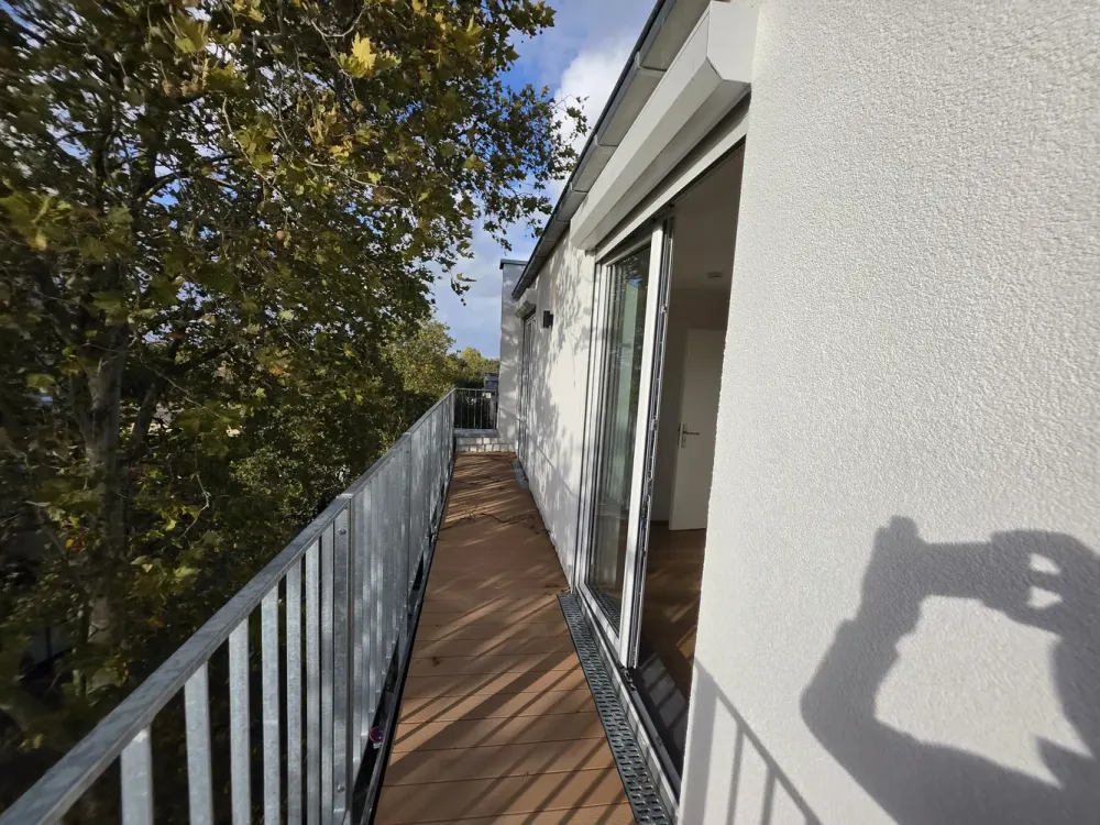 Traumhafte Maisonette-Wohnung mit großzügigen Terrassen in Düsseldorf-Heerdt