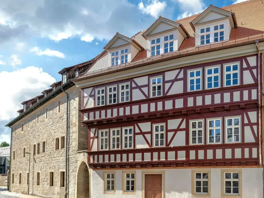 Hochwertige 2 ZKB mit Terrasse in bester Altstadtlage