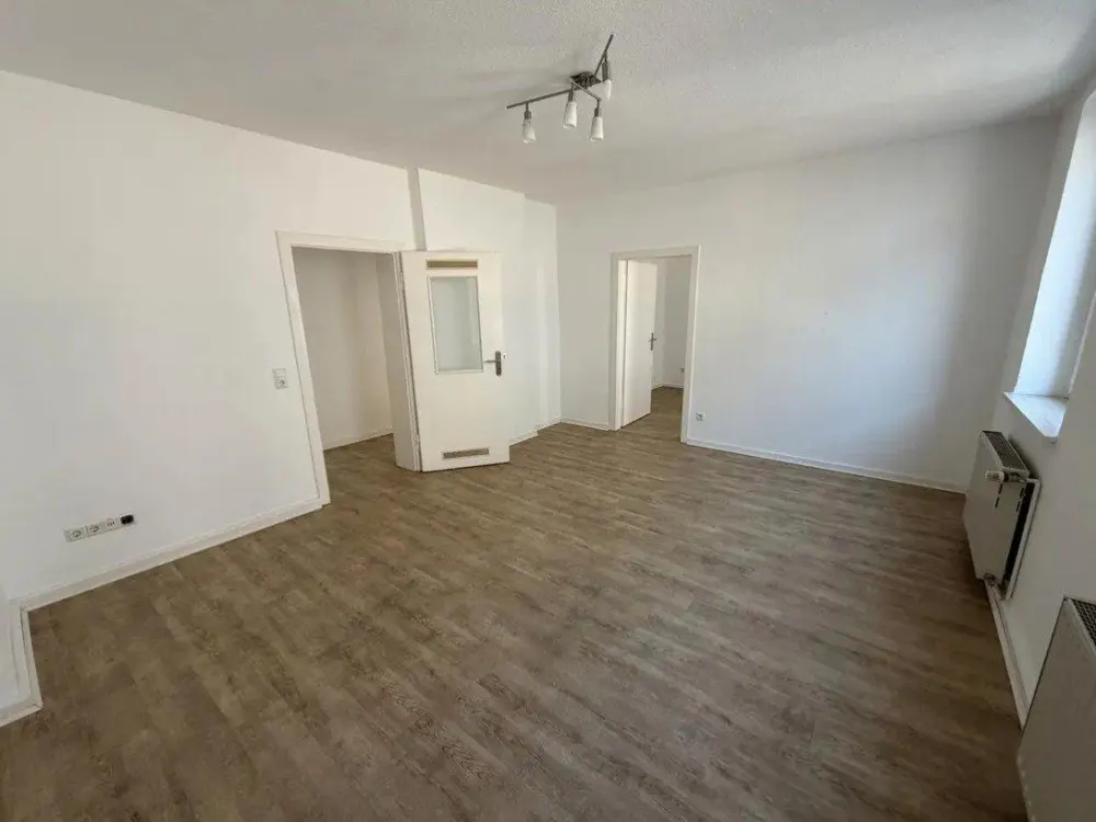 ***Bürgergarten/Münsterstr-WHG mit Laminat, neuem Wannenbad & Wohnküche***