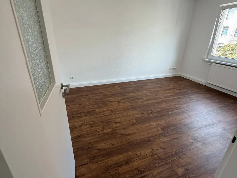 Helle 2-Zimmer-Wohnung mit Balkon in Düsseldorf-Münsterstraße