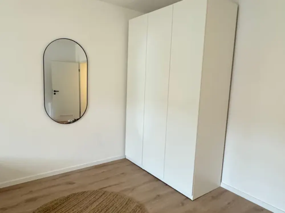 Schönes, saniertes & möbliertes WG-Zimmer (in netter Mädels-WG)
