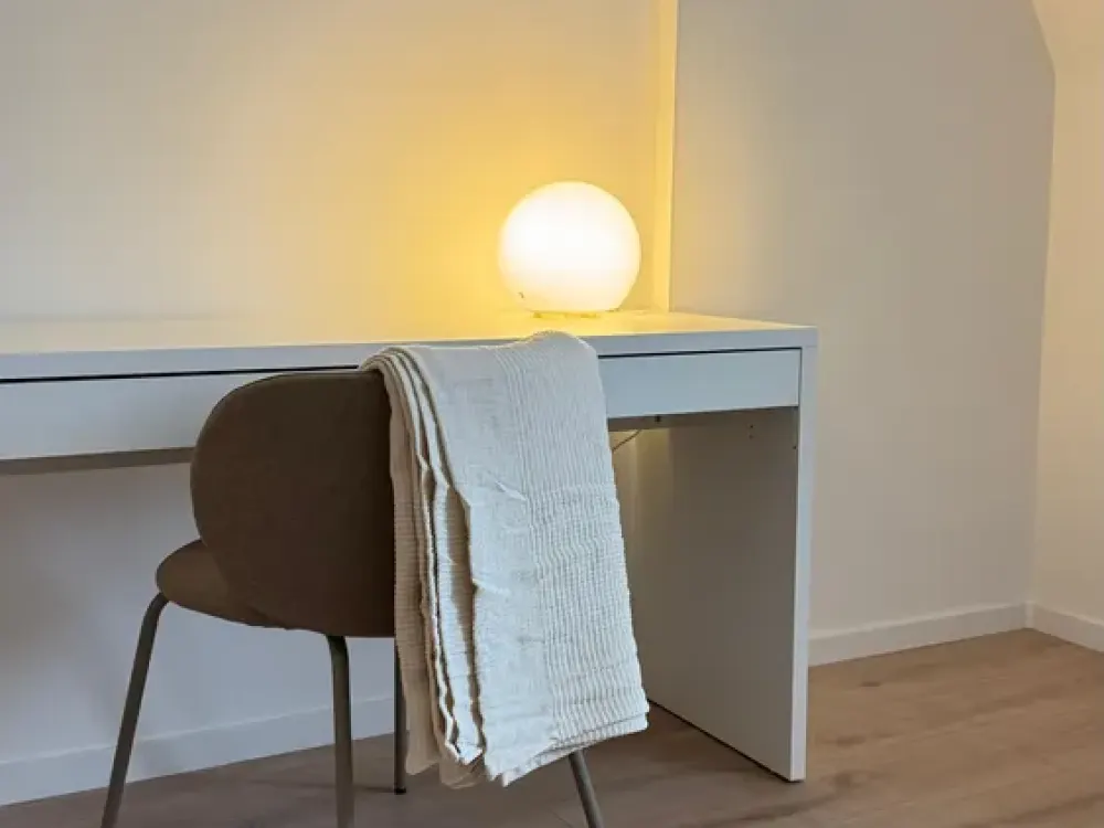 Schönes, saniertes & möbliertes WG-Zimmer (in netter Mädels-WG)