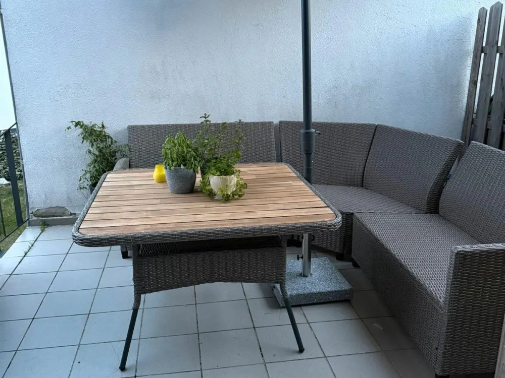 Helle 4-Zimmer-Wohnung mit Balkon, Terrasse und Gartenmitnutzung
