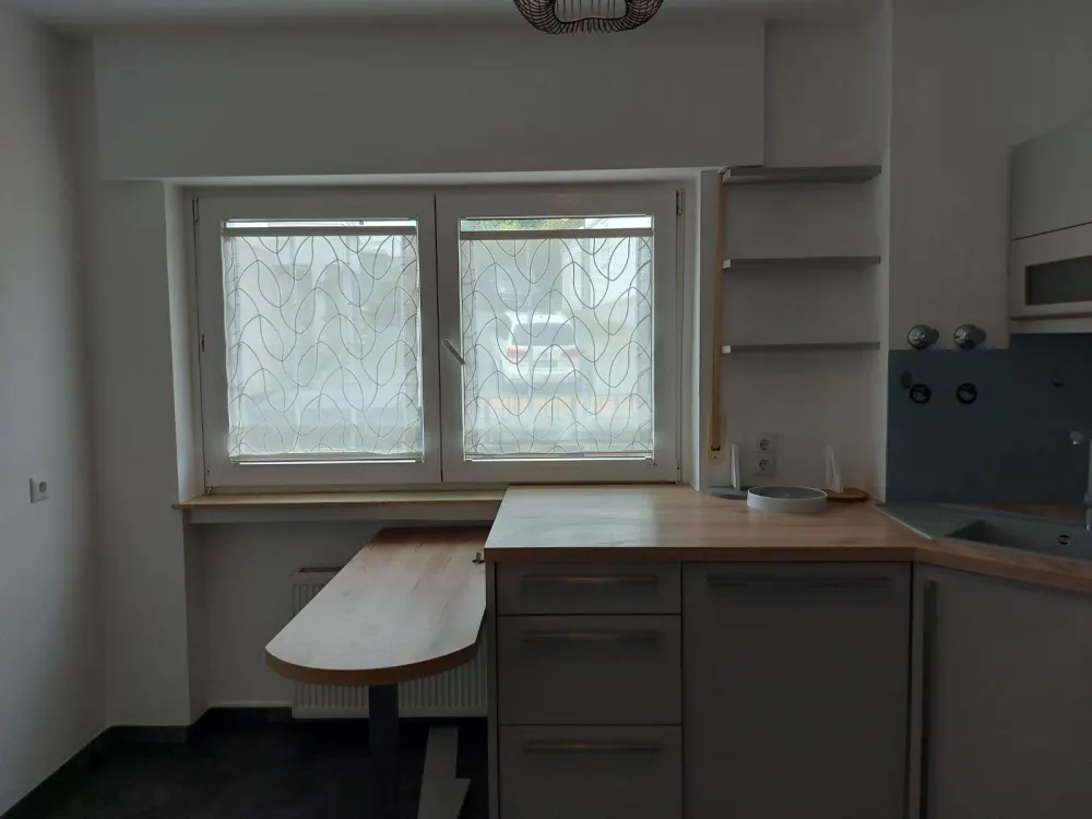 Helle 4-Zimmer-Wohnung mit Balkon, Terrasse und Gartenmitnutzung