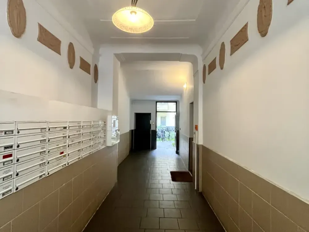Möblierte 2-Zimmer-Wohnung mit Balkon in Friedrichshain