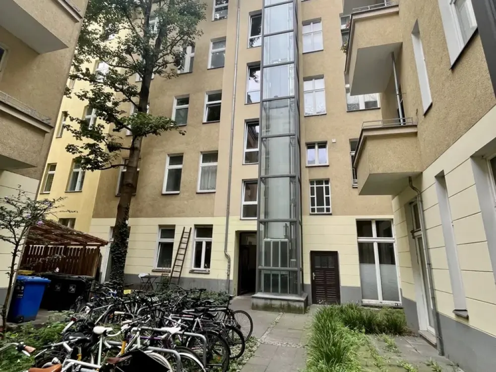 Möblierte 2-Zimmer-Wohnung mit Balkon in Friedrichshain