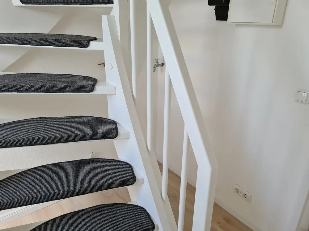 Charmante vollständig renovierte 2-Zimmer-DG-Wohnung mit EBK in Seevetal