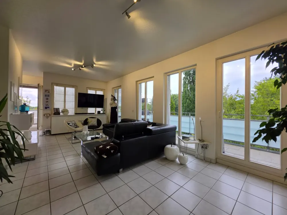 Exclusive Penthouse with Private Elevator and Spacious Roof Terrace