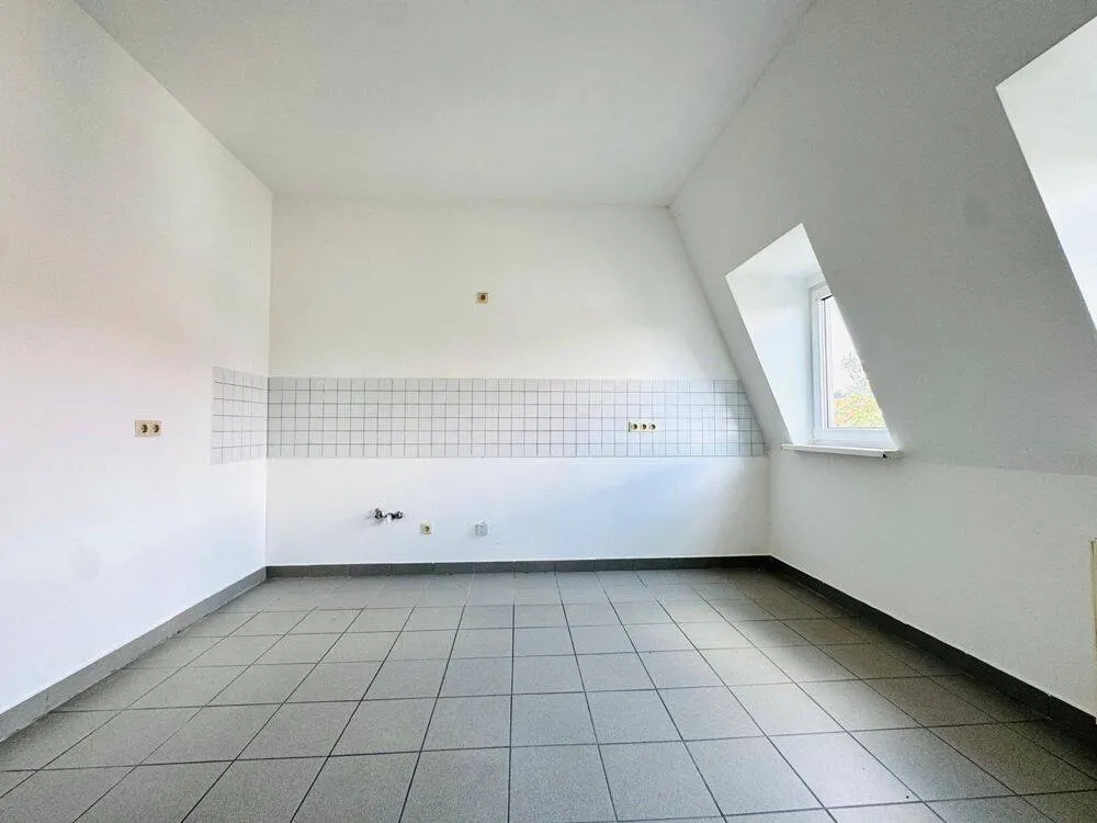 attraktive 2 Raum Wohnung im DG +++TOP+++ citynah in Anger-Crottendorf