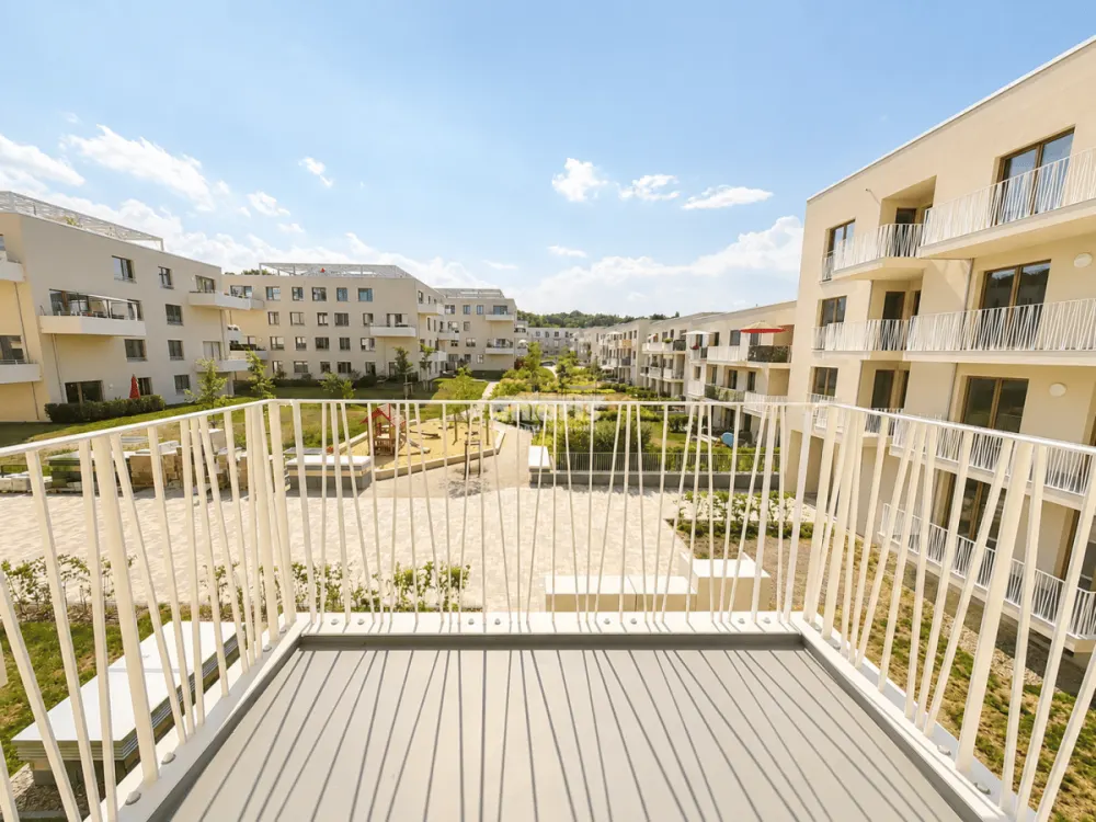 شركة antaris Immobilien GmbH ** Steigereck - شقة فسيحة من 4 غرف في أول سكن **