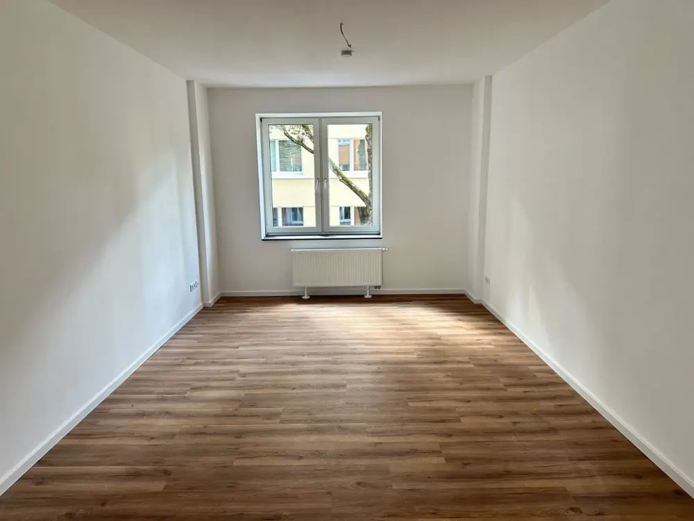 شقة قديمة مشرقة ومجددة بجودة عالية مكونة من 4 غرف مع شرفة تطل على الحديقة, دورتموند-ميتّ أوست