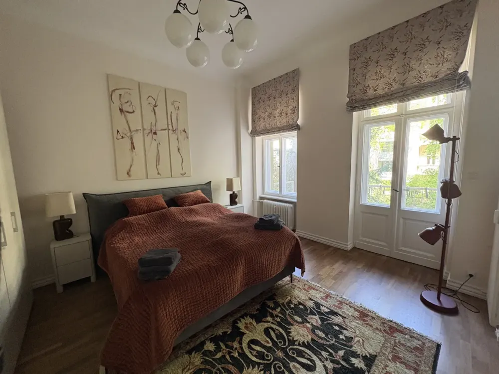 3-Zimmer-Wohnung mit Balkon in Charlottenburg (vollmöbliert)