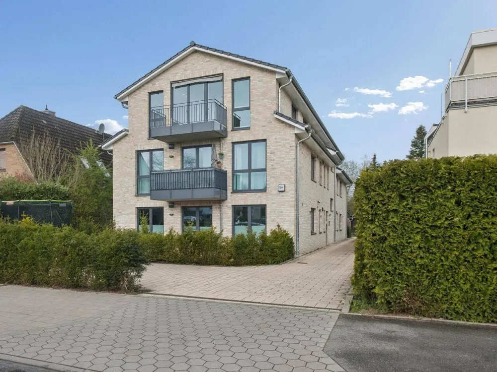 Neuwertige 3 - Zimmer - Balkonwohnung mit erstklassiger Ausstattung in Top - Lage von Meiendorf