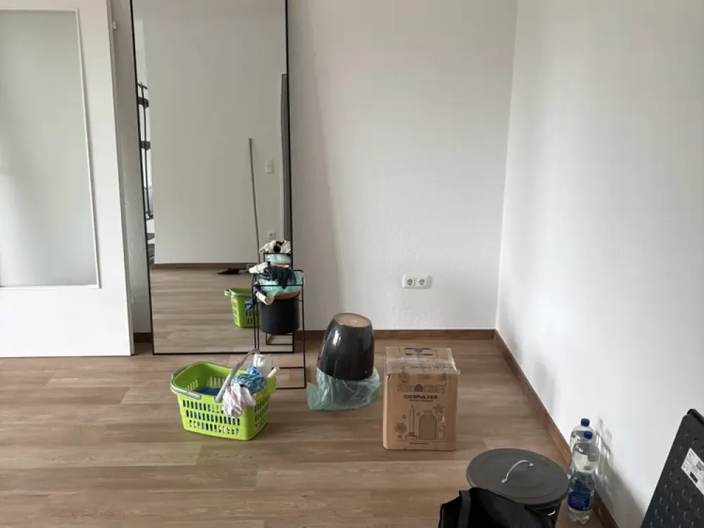 2 Zimmer Wohnung mit Balkon!