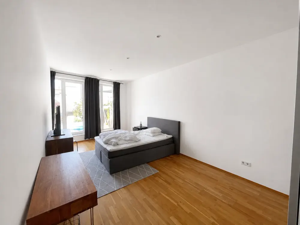 Perfekt für Familien*4 Zimmer*eigene Terrasse*Garten🌻*Aufzug*hohe Decken*EBK*2 Bäder*Toplage