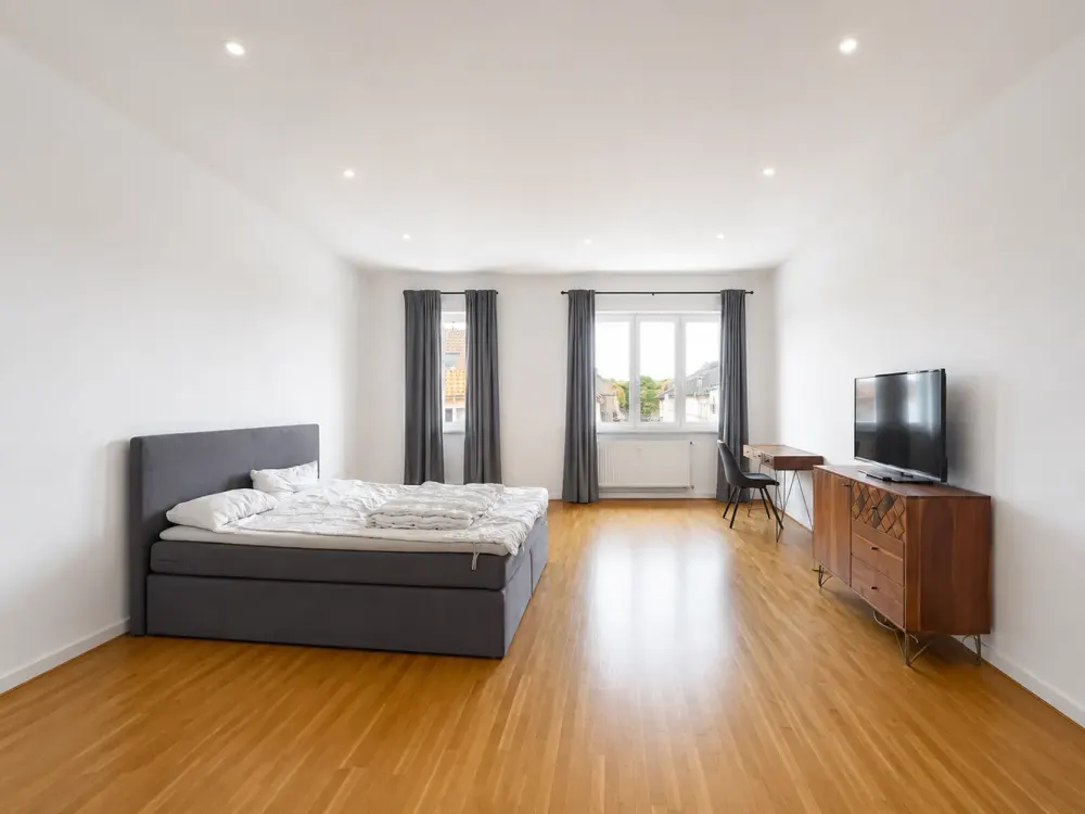 Perfekt für Familien*4 Zimmer*eigene Terrasse*Garten🌻*Aufzug*hohe Decken*EBK*2 Bäder*Toplage