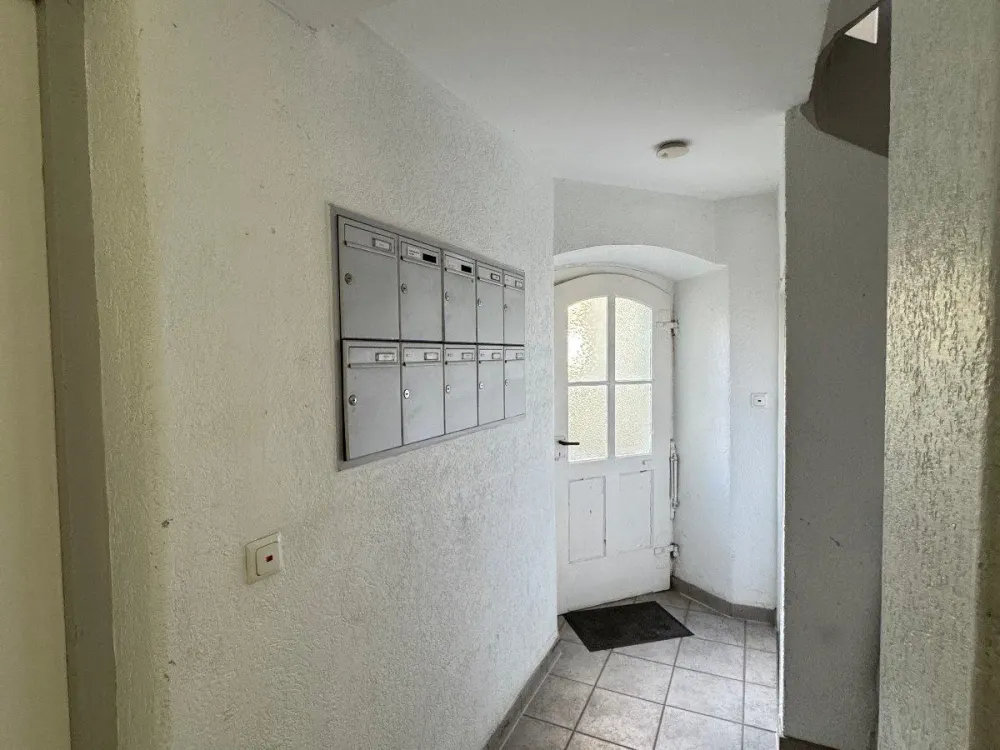Charming 80 m² Old Building Apartment on the Raised Ground Floor, Nürnberg Südstadt