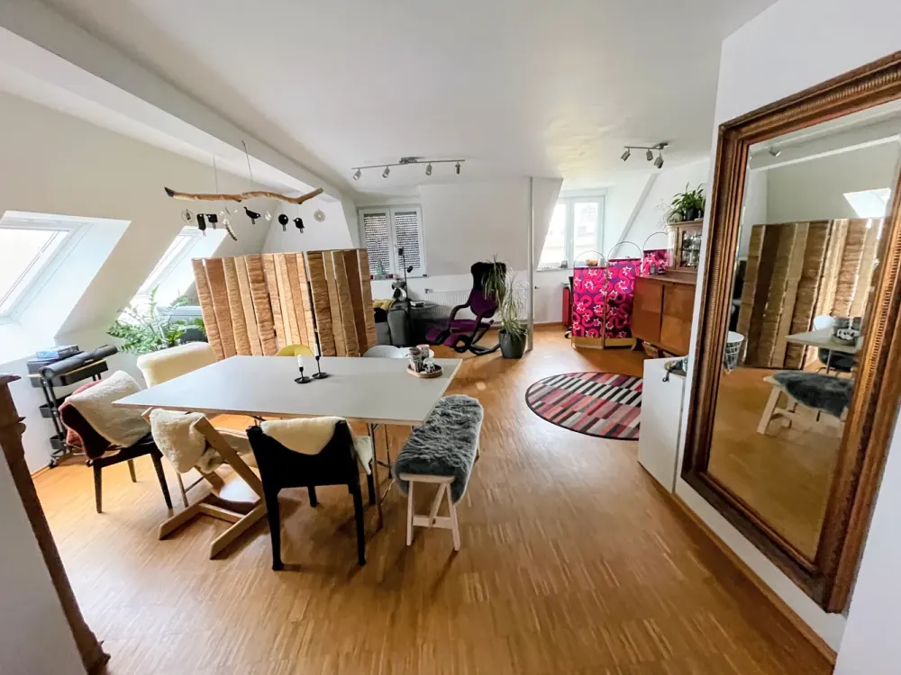 Living with Character: Spacious 4.5-Room Attic Apartment