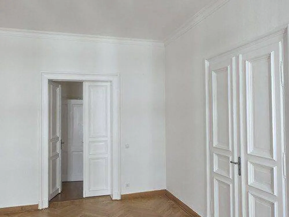 Exclusive, frisch sanierte 5 Zimmer Wohnung mit Einbauküche, Balkon im Musikerviertel zu vermieten