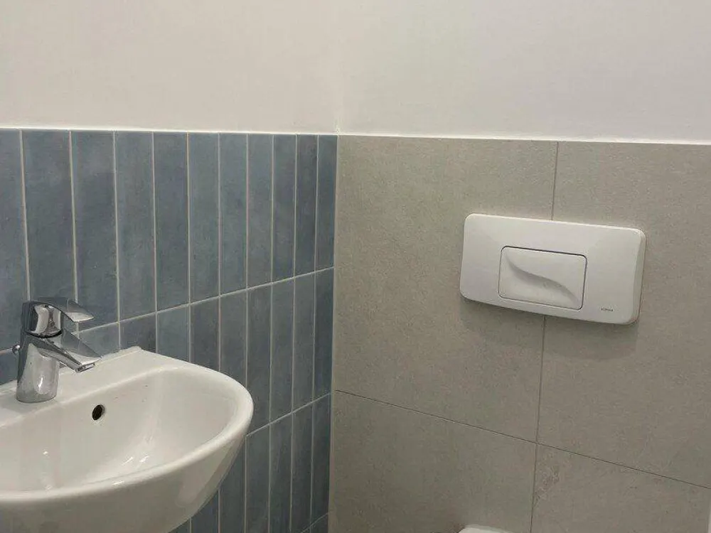 Exclusive, frisch sanierte 5 Zimmer Wohnung mit Einbauküche, Balkon im Musikerviertel zu vermieten