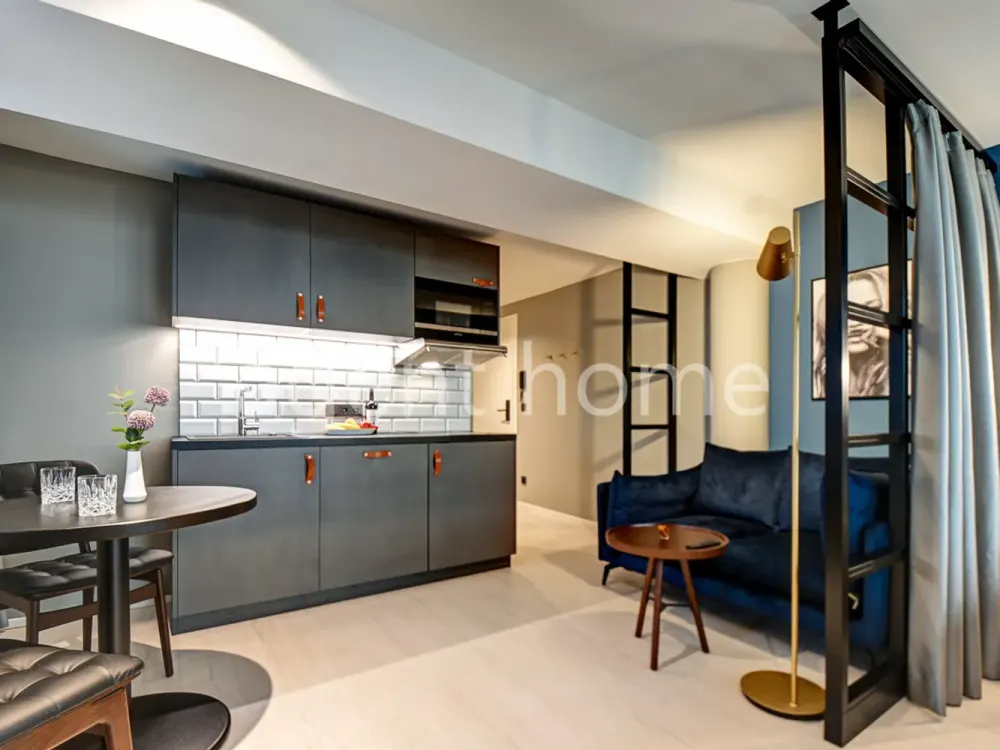 FURNISHED - METROPOLITAN LIVING - Boutique Apartment in Trendy Residential Quarter